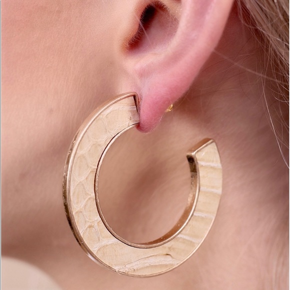 Nude snakeskin hoops - Picture 1 of 1